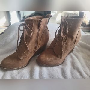 Boot ankle flat zip up boots tan faux suede Size 7 lace up front wedged Preowned